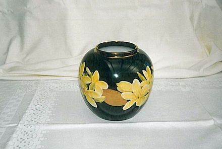 Black and yellow vase