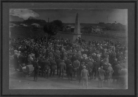 Unveiling of War Memorial, Shannon, 25 April 1924