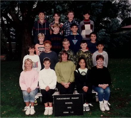 Poroutawhao School Senior Class Photo 1992