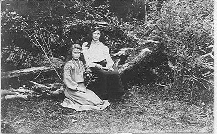 MacDonald, Flora & McDonald, Flora ("The Two Flora's')