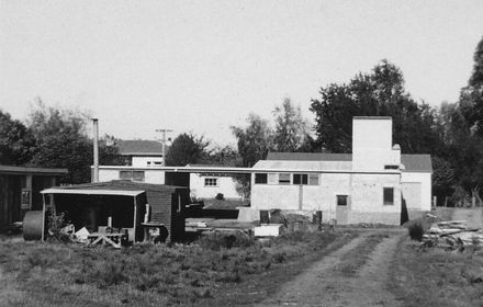 Field's Apiaries, Norbiton Road, Foxton 1968