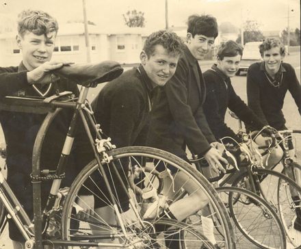 Horowhenua College cycling team, 1969