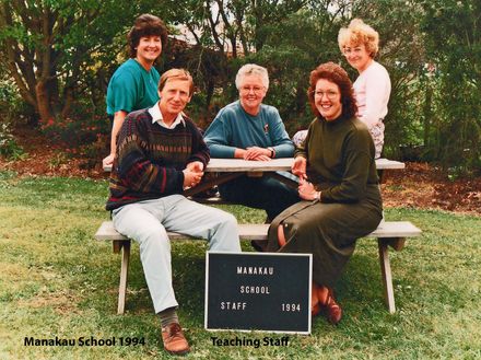 Manakau School 1994     Teaching Staff - Resource cover image