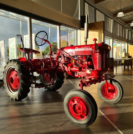 1952 Farmall Cub tractor in the Te Takeretanga o Kura-hau-pō main space - Resource cover image