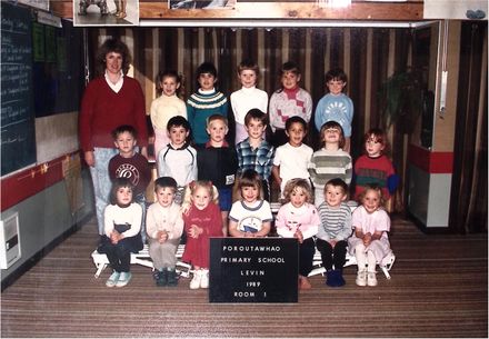 Poroutawhao School Room 1 Class Photos 1989