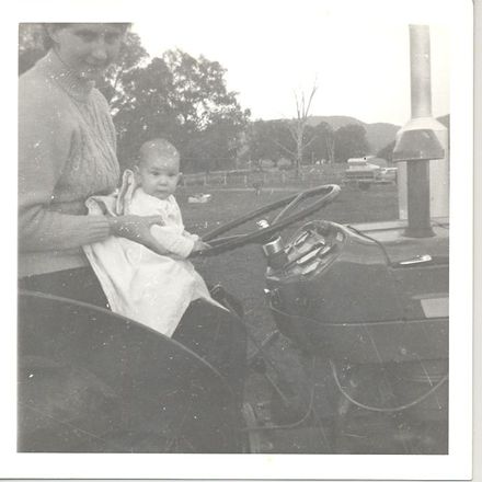 Elizabeth Swan and baby daughter Bronwyn (3 months), May 1971