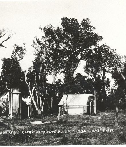 Flaxworkers camp at Tokomaru, c.1910