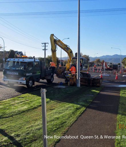 New Roundabout  Queen St. & Weraroa  Rd  0002