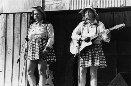 Topp Twins at Foxton - Resource cover image