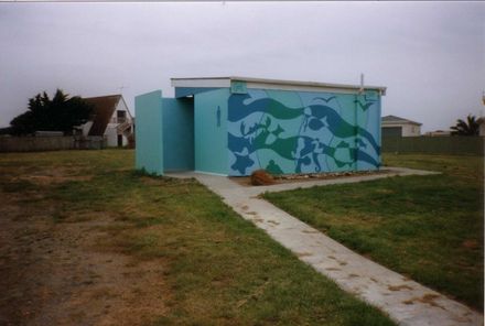 Toilets in Hartley Street, Foxton Beach