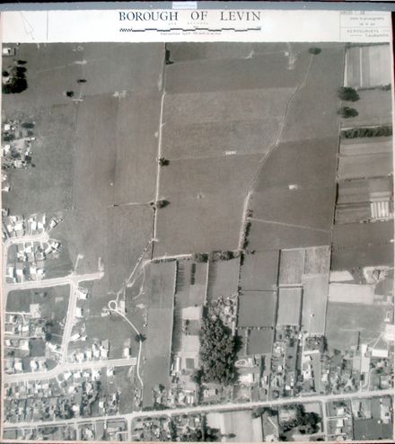 Aerial survey photograph (Levin)