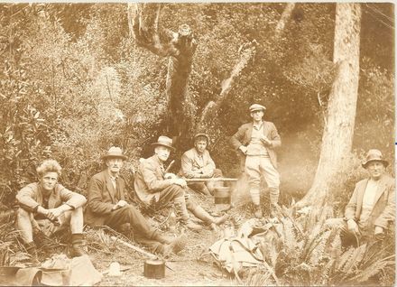 Waiopehu Track - Working Party (Sept 17-18 1927)