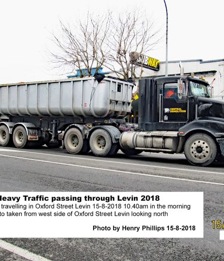 HJP 0163 Large Truck travelling in Oxford Street Levin 15-8-2018 10.40am in the morning