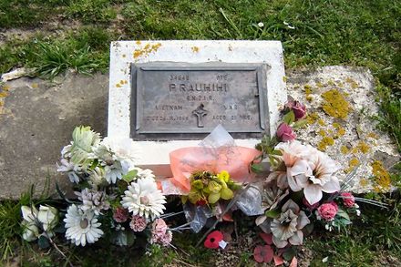 Peter RAUHIHI headstone