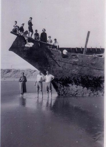 Vickers Family at 'Hydrabad', Waitarere Beach, c1950