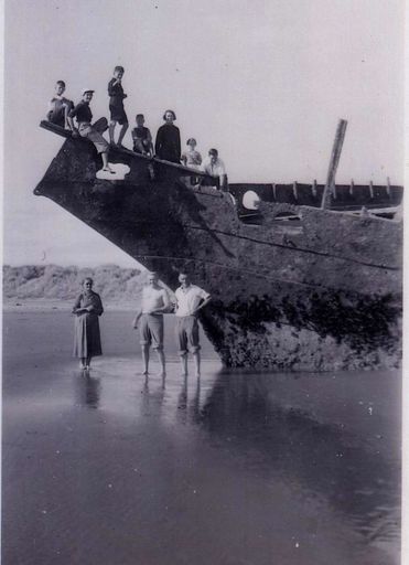 Vickers Family at 'Hydrabad', Waitarere Beach, c1950