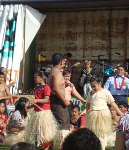 Samoan Dancers children 19 March 2011
