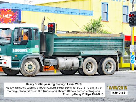 HJP 0166 Heavy transport passing through Oxford Street Levin 15-8-2018 10 am in the morning