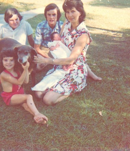 Elizabeth Swan and her children, 1975