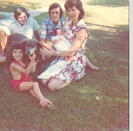 Elizabeth Swan and her children, 1975