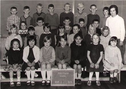 Poroutawhao School Standards 1-2 Class Photo 1970