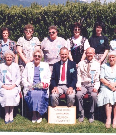 Reunion Committee, group photo