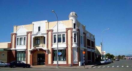 Whytes Hotel, Foxton 2010 - Resource cover image