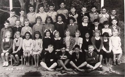 Poroutawhao School Middle Class Photo 1947