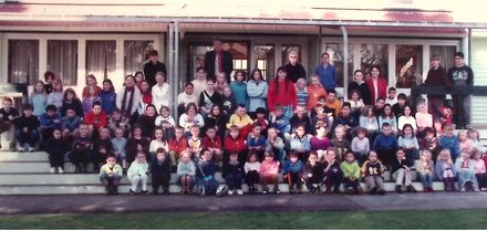 Poroutawhao School Whole School 2004 - Resource cover image