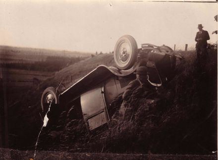 Vehicle overturned on road to dams, Mangahao, 25 January 1926
