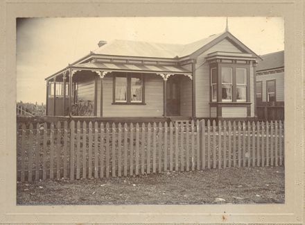 Home of Mrs V.C. Ransom, Kent Street, Levin, c.1909