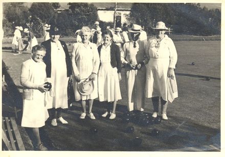Mr & Mrs Lett with group of unidentified women bowlers - Resource cover image