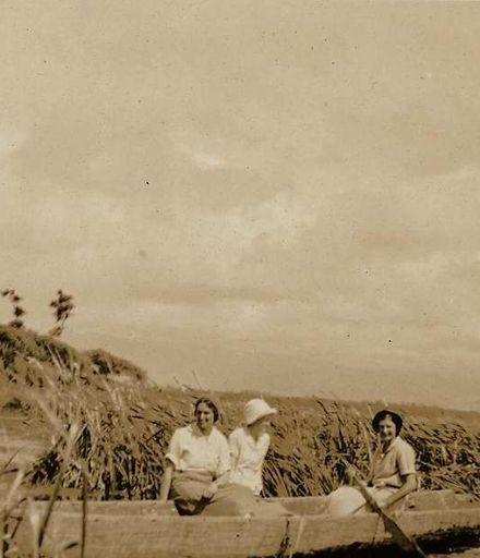Women in canoe, Lake Horowhenua, c1930