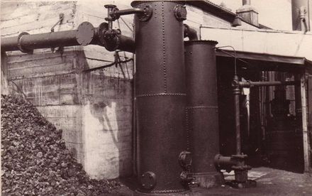 First set of gas purifying units