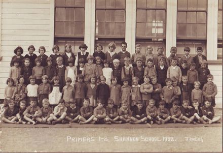 Class photo of Primer 1 & 2 pupils (unidentified), Shannon School, 1932