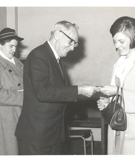 Mayor Fuller presents First Aid Certificates, 1969