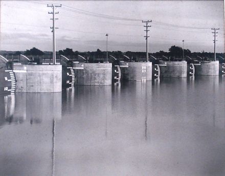 Flood Water, Moutoa Sluice Gates
