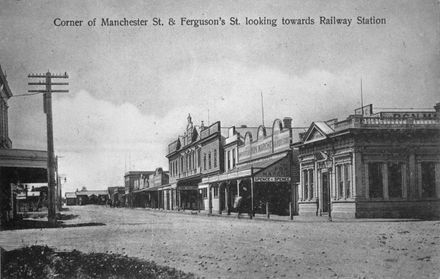Fergusson St looking NE : 72-12