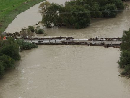 Bridge near Ashhurst. February 2004