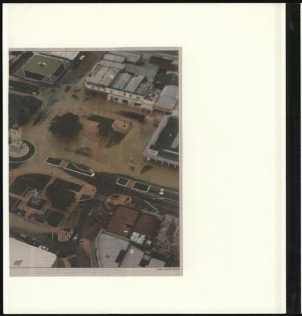 Page 18: Album: 2004 Flood