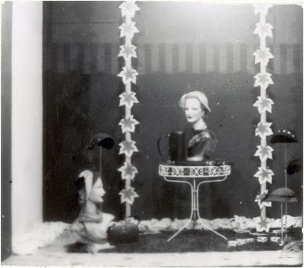 Cobbes' of Feilding display & advertising work by Peter Pitman - Resource cover image