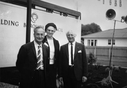 Councillors at opening of Municipal Chambers : 113/7
