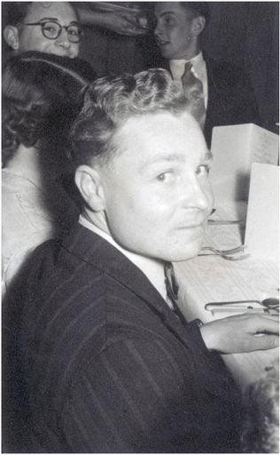 Cobbes' of Feilding display & advertising work by Peter Pitman - Resource cover image