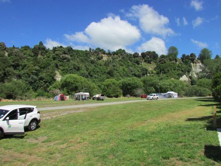 Page 1: Vinegar Hill Reserve