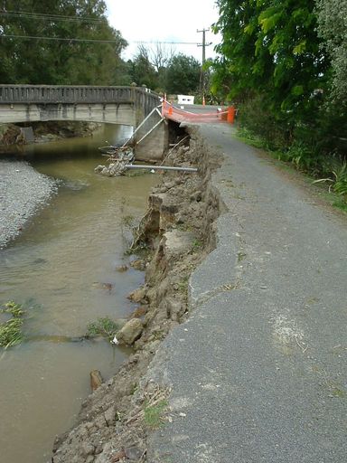 Flood 2004 - Resource cover image