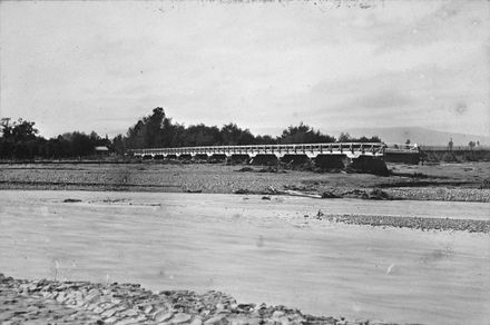 Floods - Oroua River  1897 81-4