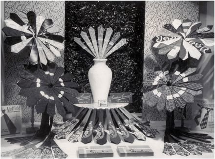 Cobbes' of Feilding display & advertising work by Peter Pitman - Resource cover image