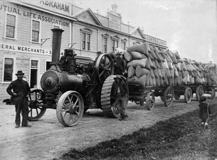 Traction engine carting grain : 292-5 A282-10
