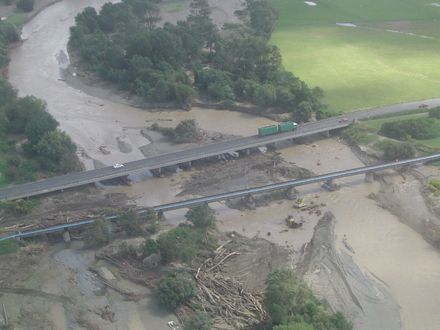 Flood 2004 - Aorangi Bridge