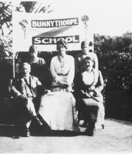 Bunnythorpe school staff, 1928